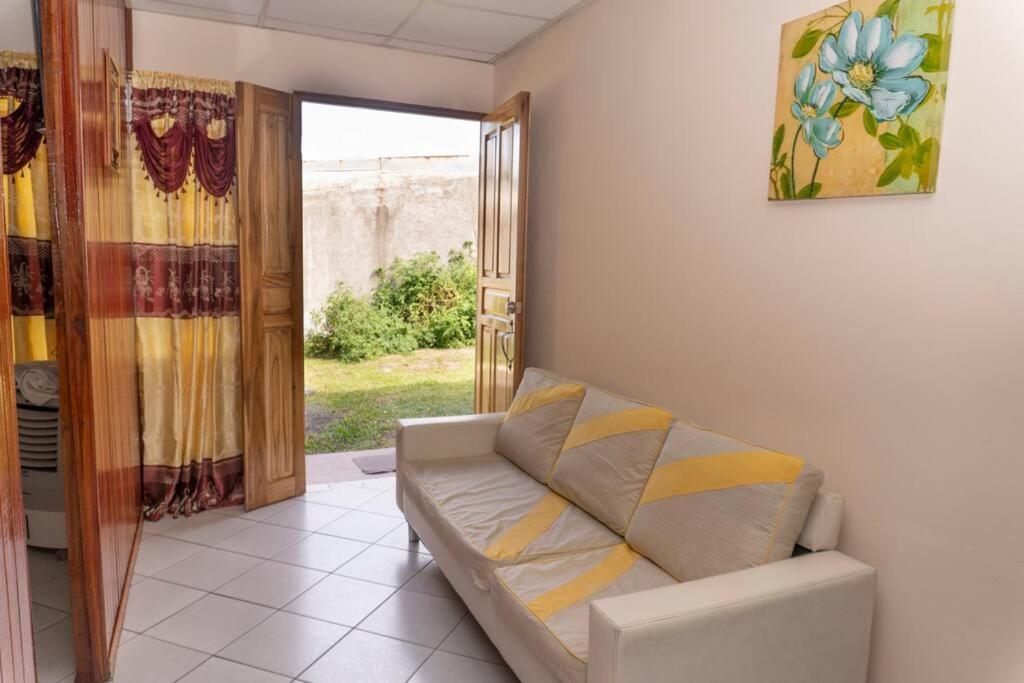 Apartamento Daly 3 Guápiles Eksteriør billede